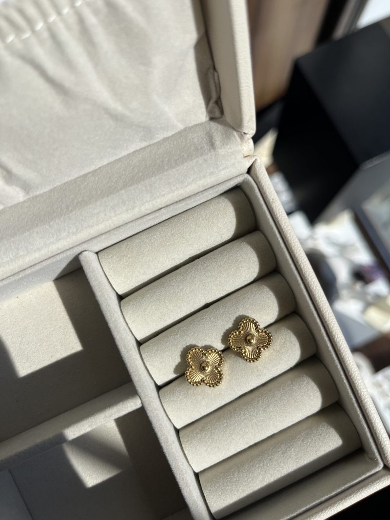 Gold Clover