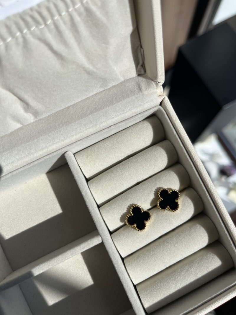 Black&Gold Clover