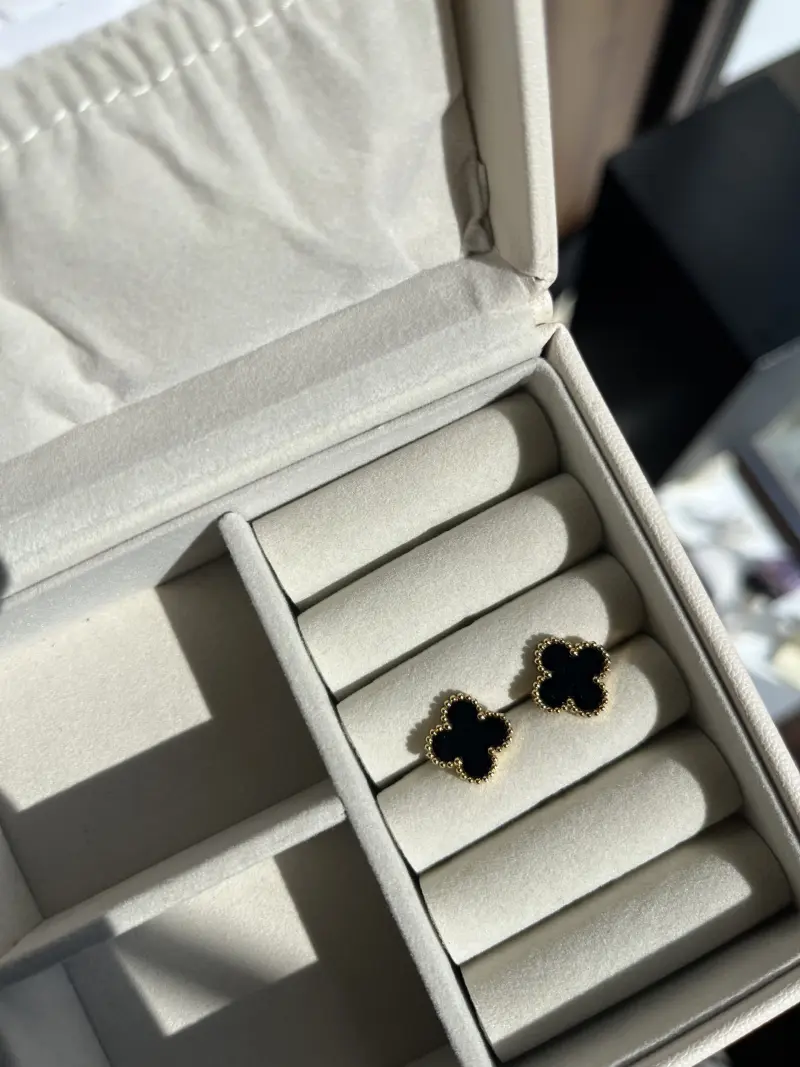 Black&Gold Clover