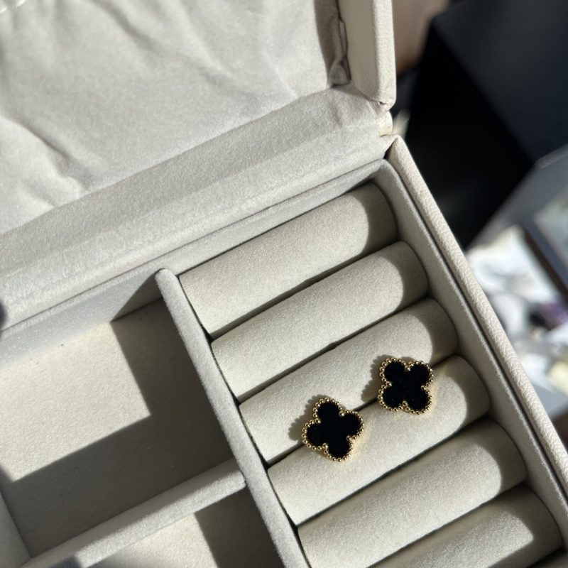 Black&Gold Clover