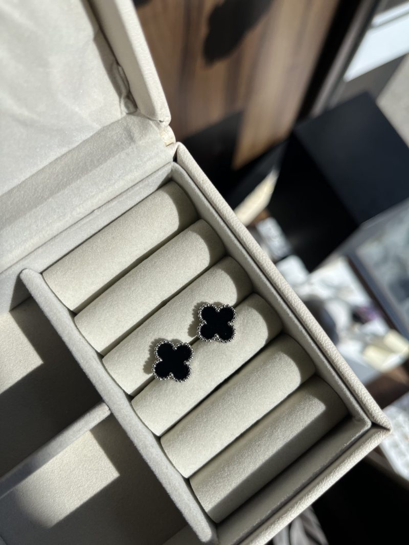Black&Silver Clover