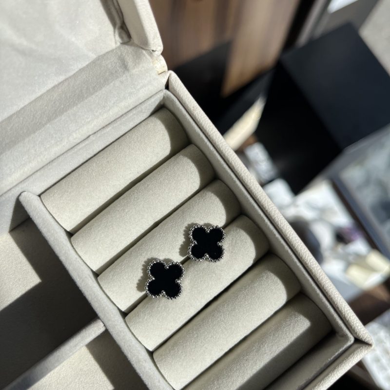 Black&Silver Clover